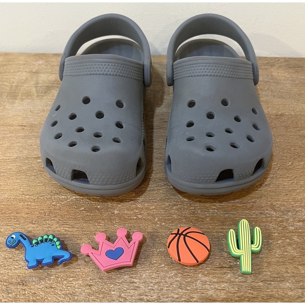 Crocs Kids C9 Gray Classic Clogs Sandals Slip On Shoes 4 Charms Jibbitz Included